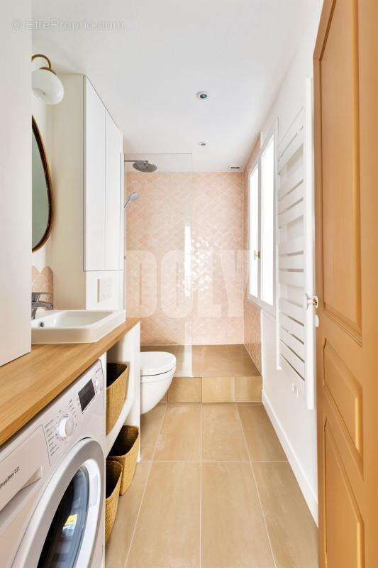 Appartement à PARIS-8E