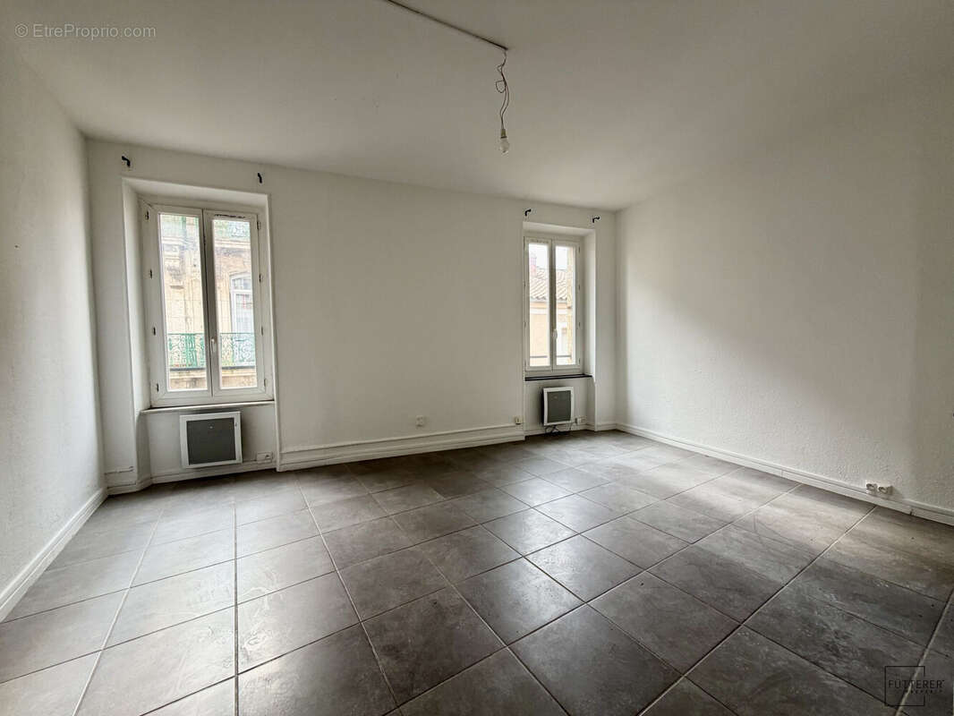 Appartement à LEZIGNAN-CORBIERES