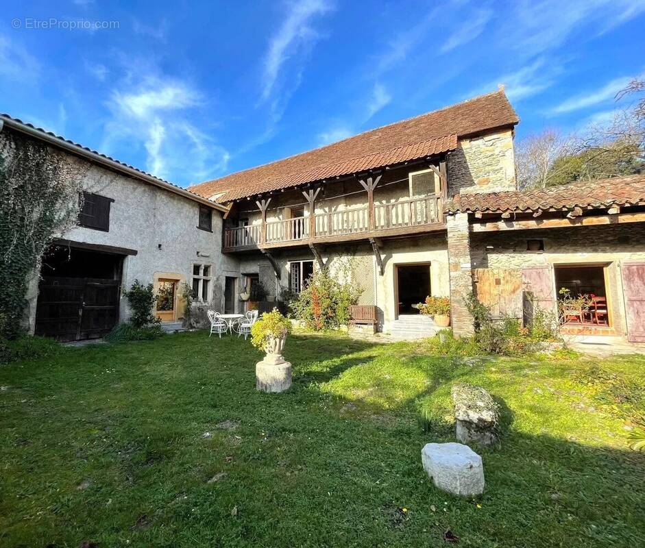 Maison à SAUVETERRE-DE-BEARN