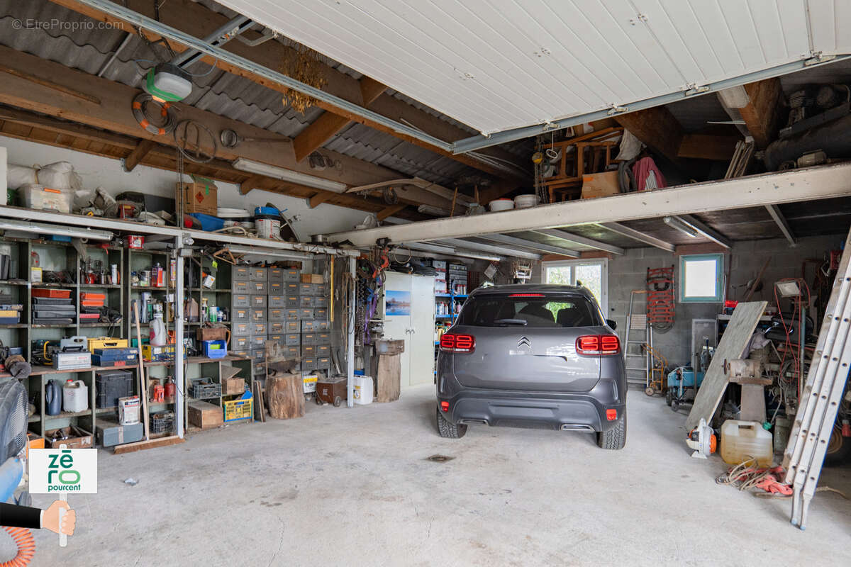 Maison à LES MAGNILS-REIGNIERS