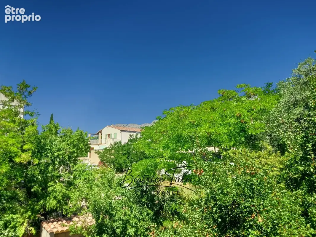 Appartement t4 110 m² entièrement rénové – vues panoramiques sainte-victoire & mont aurélien - jardin - parkings - photo 18