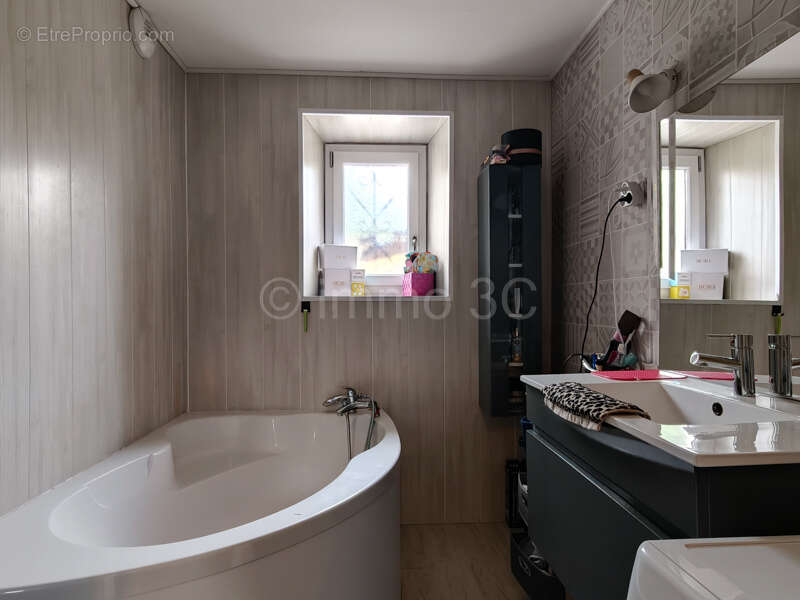 Maison à CHEF-BOUTONNE