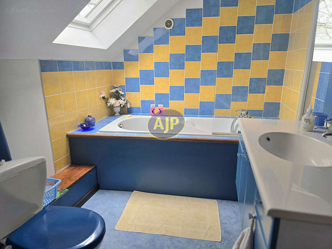 Maison à CONQUEREUIL