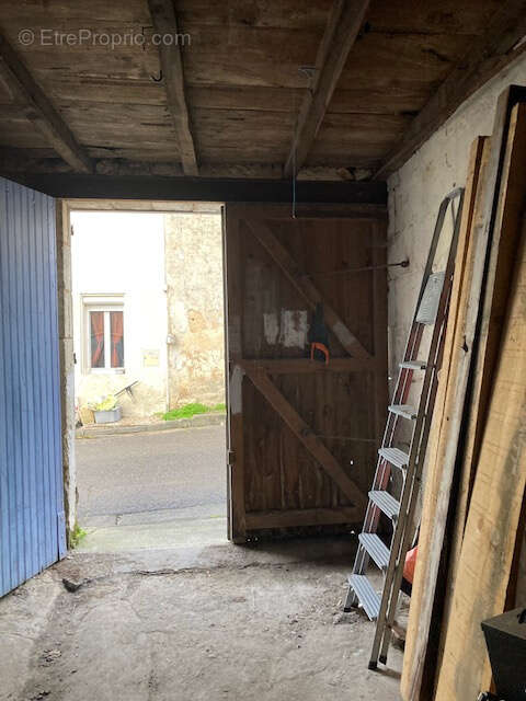 Maison à MONTLIEU-LA-GARDE