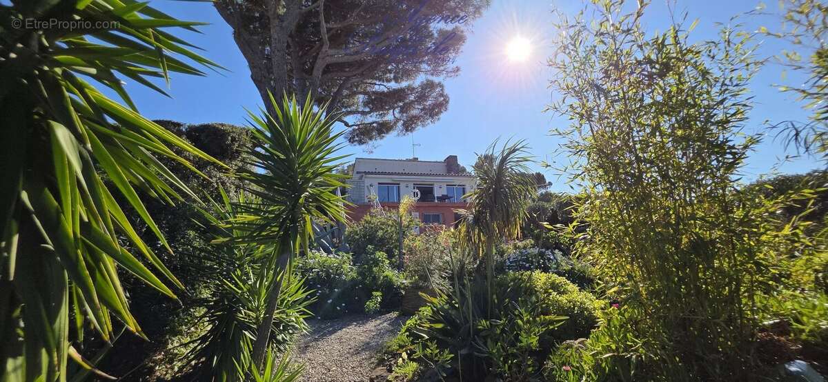Maison à HYERES