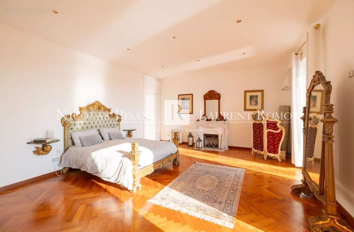 Appartement à VILLEFRANCHE-SUR-MER