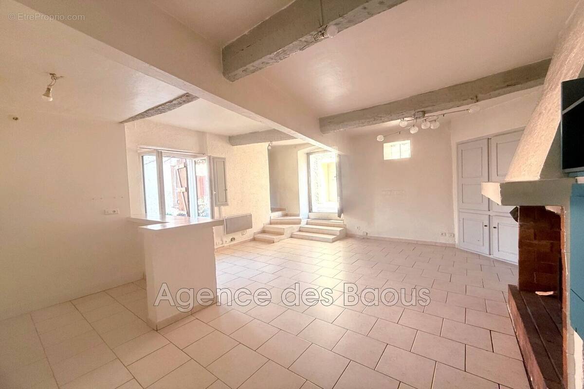 Appartement à LA GAUDE