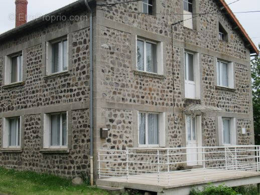 Maison à CAYRES