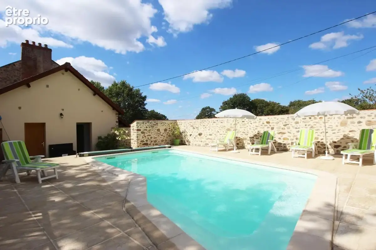 Propriété de charme avec piscine chauffée & dépendances sur + d’1 hectare - photo 2