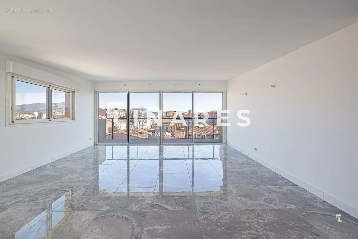 Appartement à MARSEILLE-6E