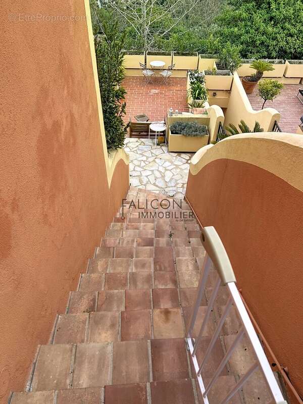 Appartement à FALICON
