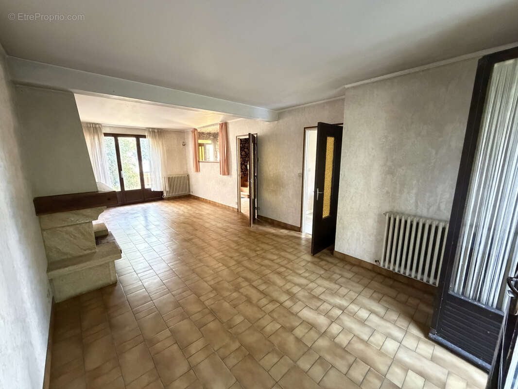 Maison 5 chambres avec fort potentiel - photo 3