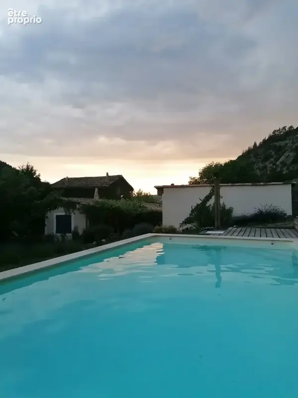 Volonne – propriété d’exception 3,5 ha – 3 habitations – piscine chauffée – vue montagnes - photo 3