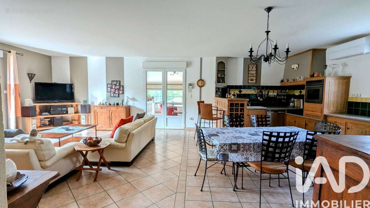 Maison 191 m² à Loriol-Du-Comtat  - photo 5