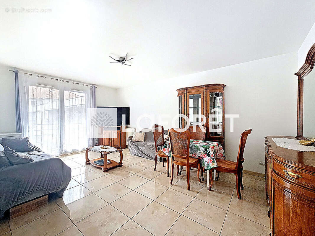 Appartement à MOISSY-CRAMAYEL