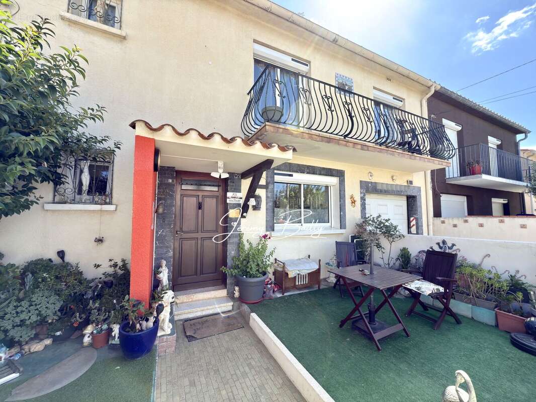 Maison à SAINT-ESTEVE