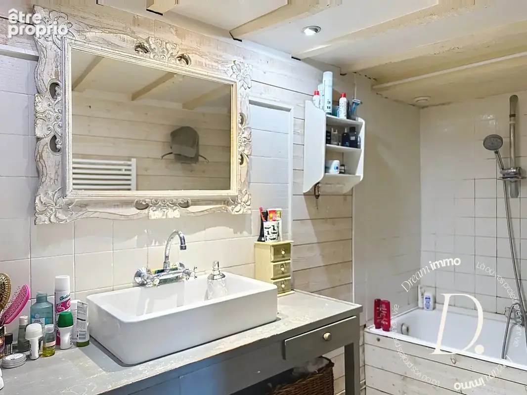 Salle de bain rez-de-chaussée