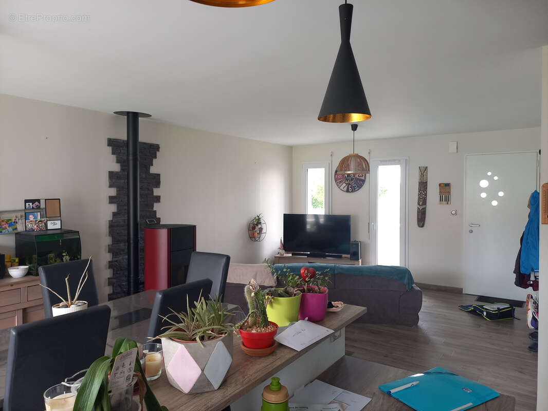 Maison à MENOMBLET