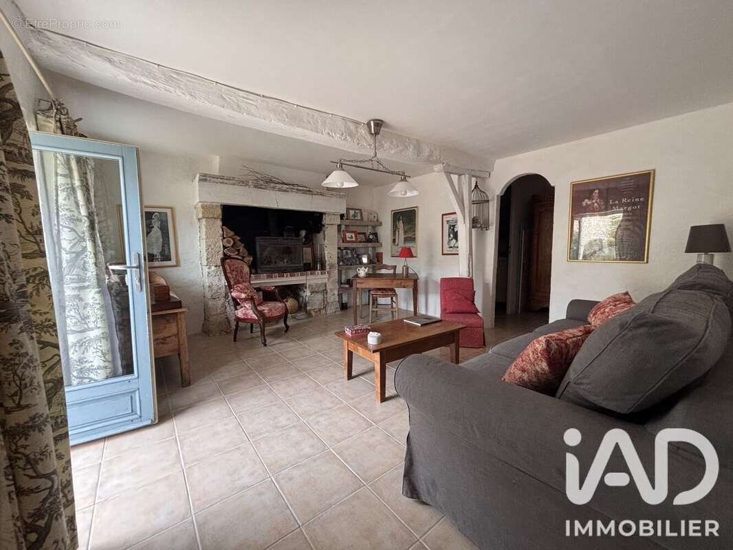 Maison 142 m² à La Roche-Rigault  - photo 7