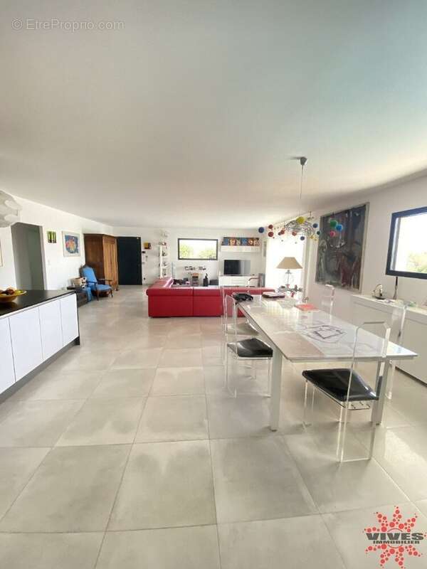 Maison à NISSAN-LEZ-ENSERUNE