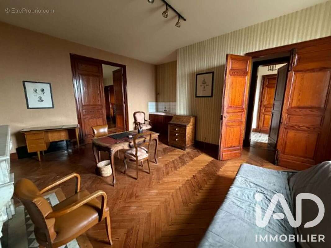 Maison 570 m² à Tonneins  - photo 4