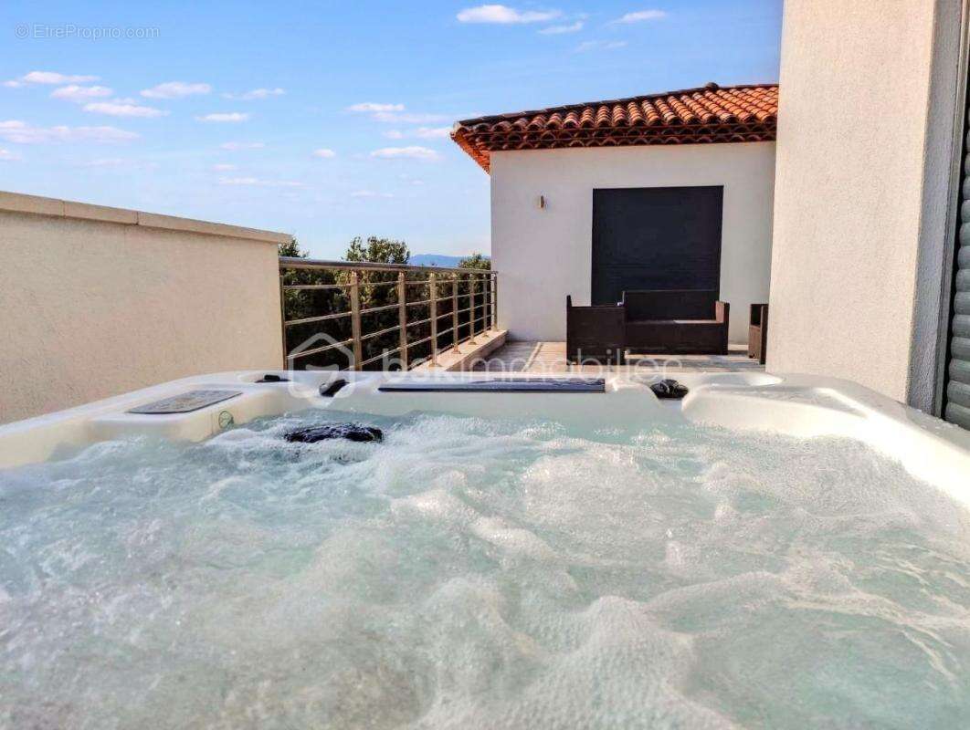 Maison à LE CANNET-DES-MAURES