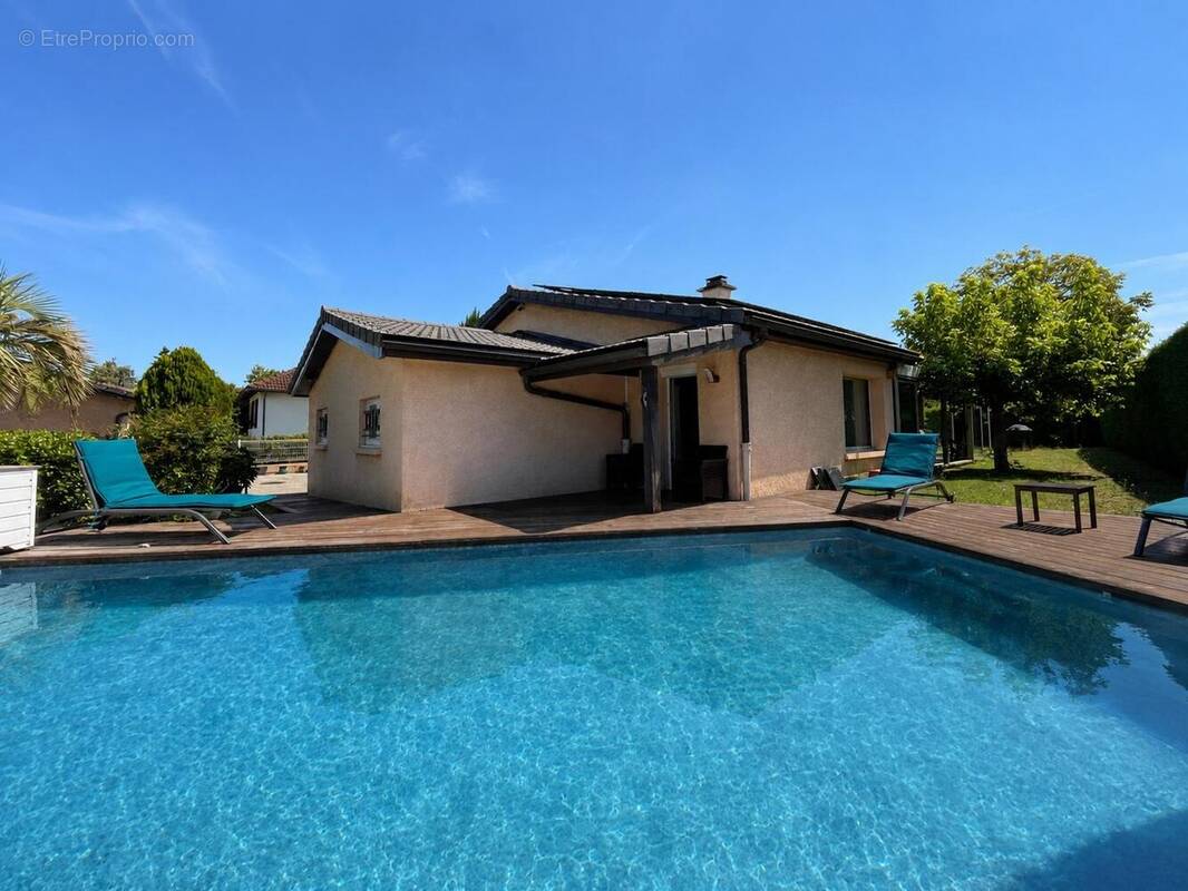   - Maison à GENAS