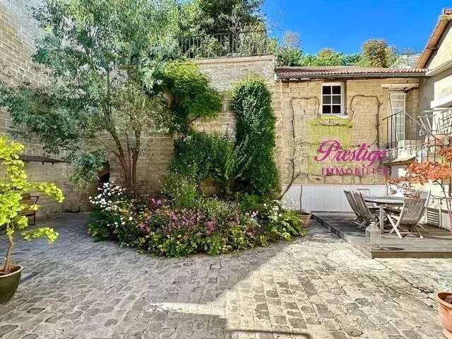 Maison à LE MESNIL-LE-ROI