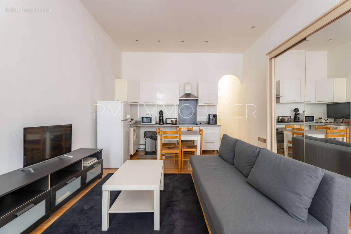 Appartement à MARSEILLE-1E