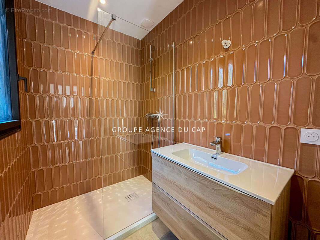 Maison à LES ISSAMBRES