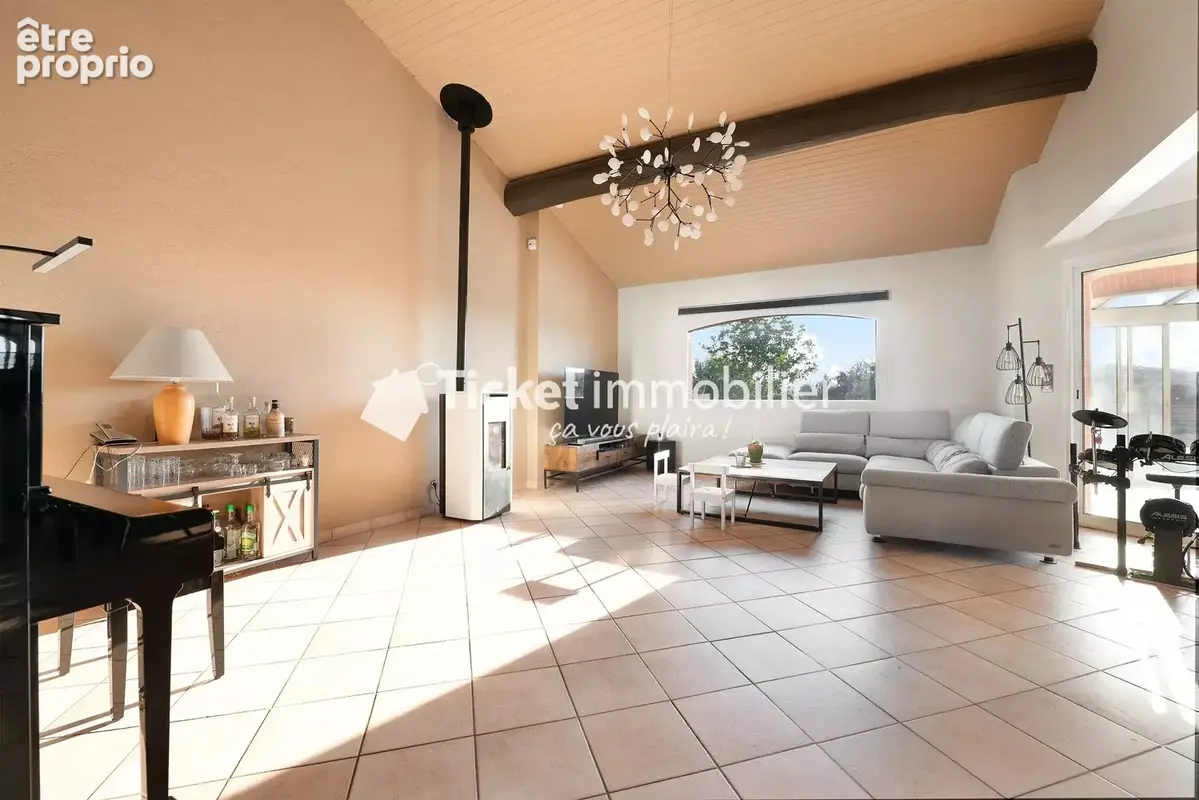 Villa t6 215m2 terrain 5558m2 constructible, piscine au sel liner neuf, aquathermie 2 puits, 4kw panneaux, double veranda 72m2,  - photo 6