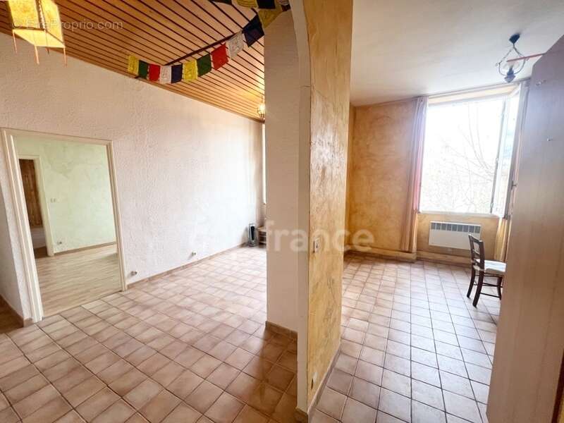 Appartement bourgeois à vendre 3 pièces 2 chambres 77m2 porte de la Saunerie MANOSQUE (04) - photo 5