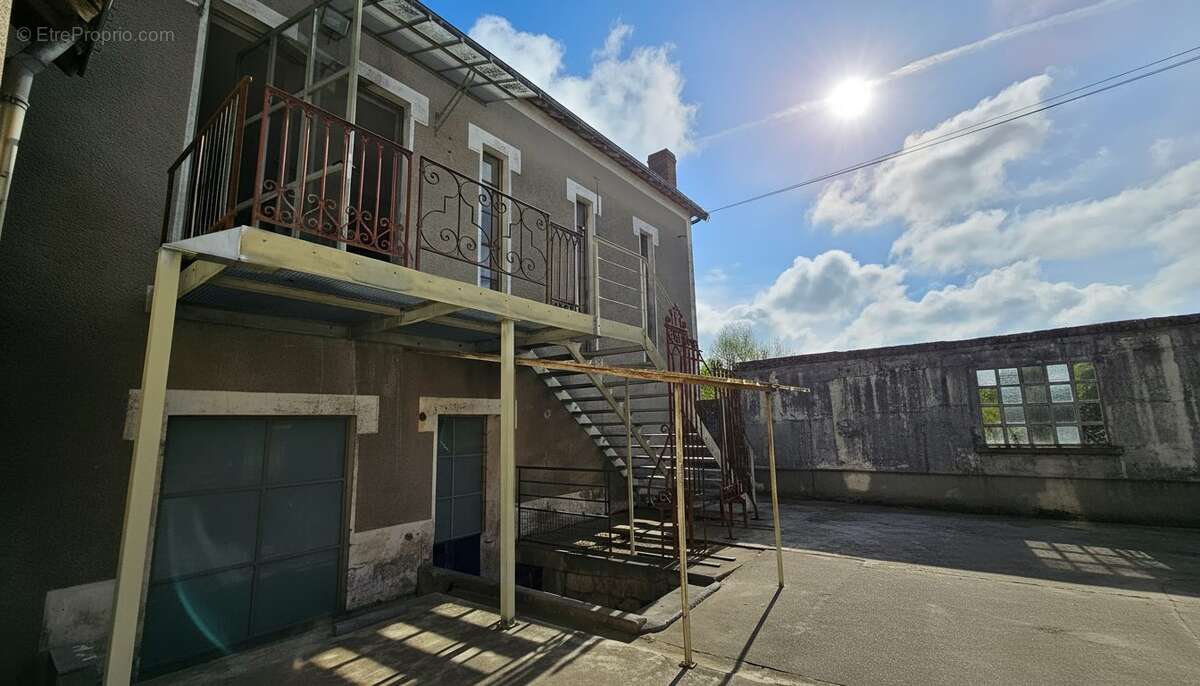 Commerce à LA PELLERINE