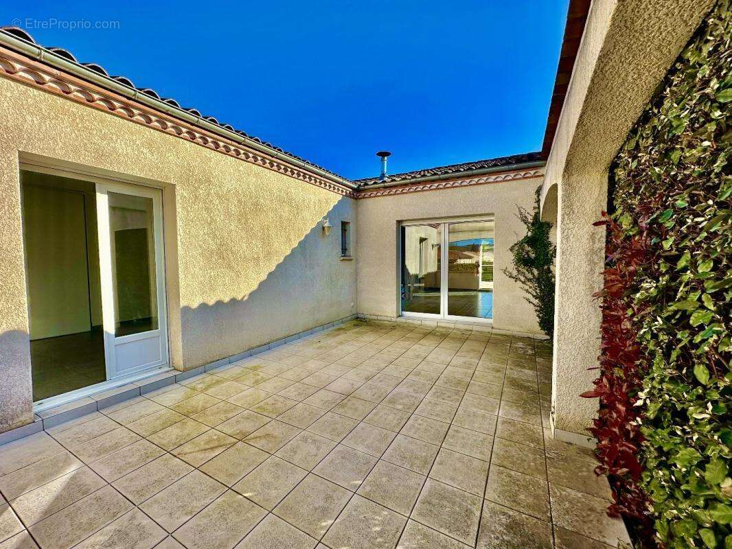 Maison à SAINT-CERE