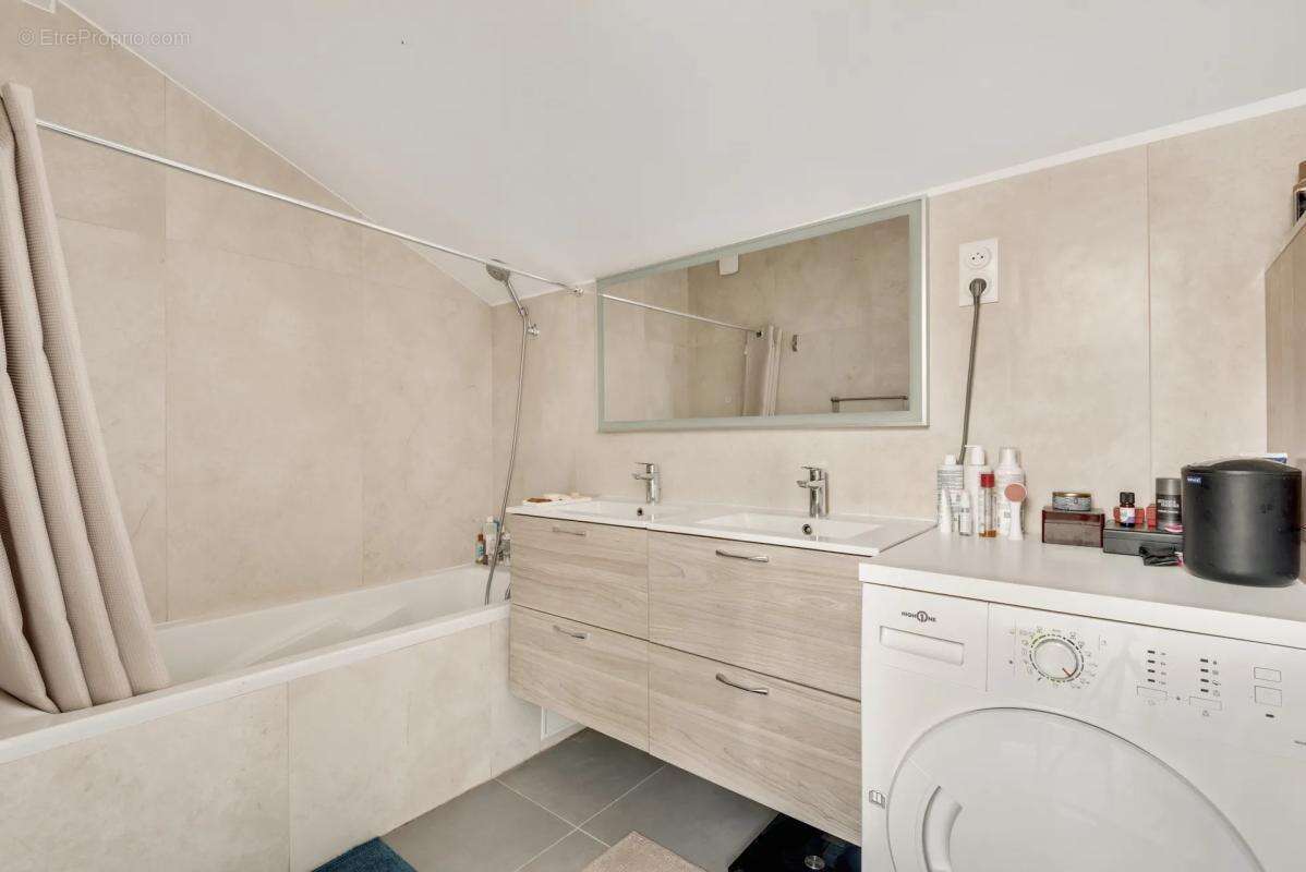 Appartement à COLOMBES