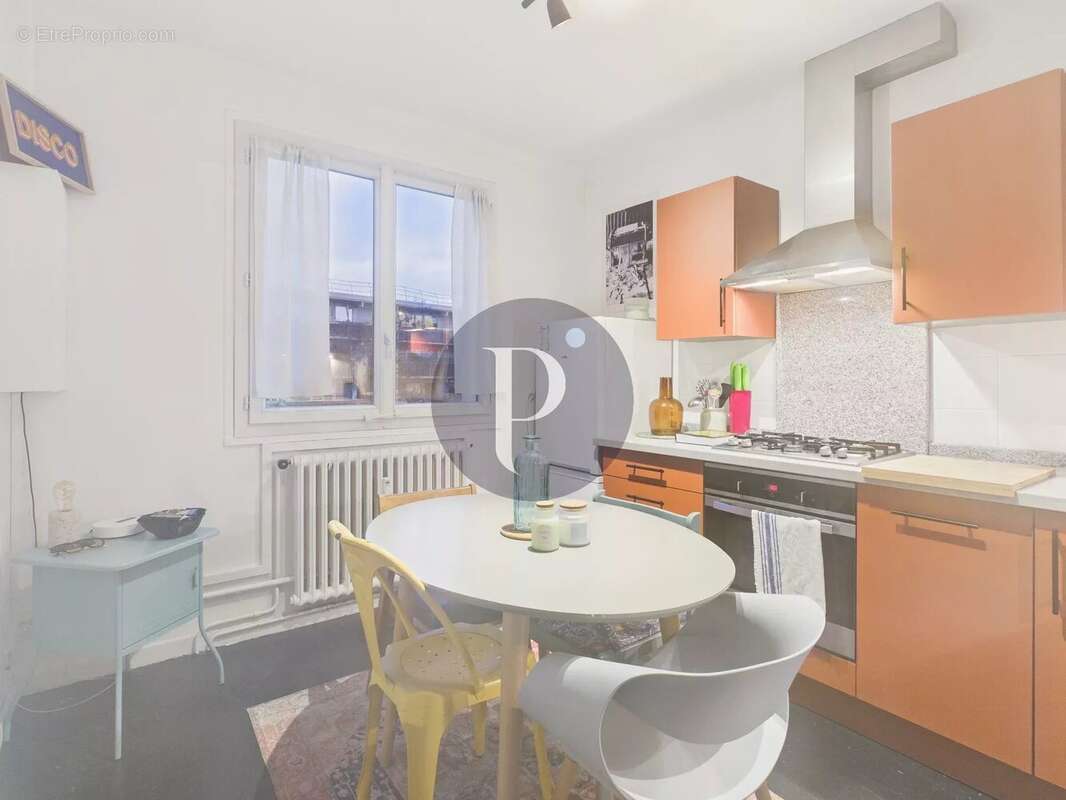 Appartement à FRESNES