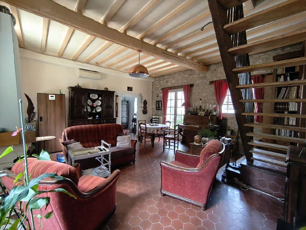Maison 103 m² à Nesles-La-Vallee  - photo 8