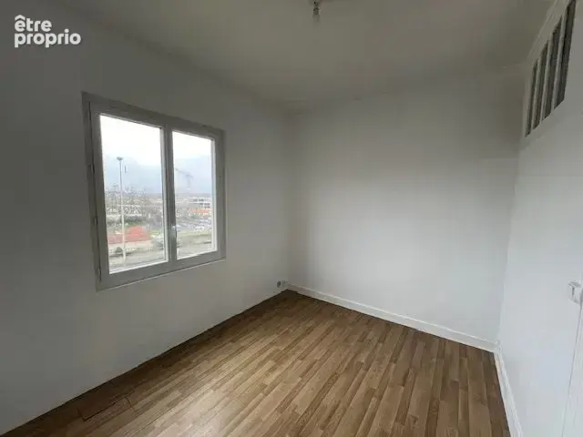 Commerce 72 m² à Angouleme  - photo 3