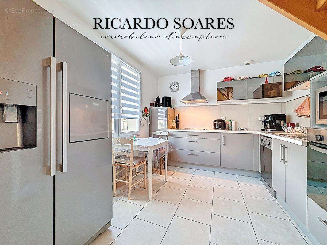 60290 monchy-saint-eloi - maison familiale 164m2 au sol / 4 ou 5 chambres / 2 garages / jardin - photo 8