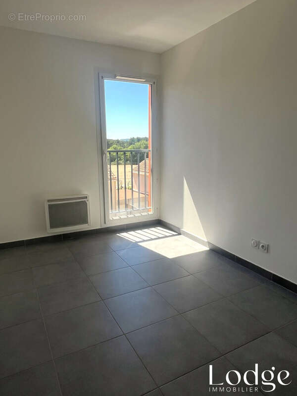 Appartement à CHATEAUNEUF-LE-ROUGE