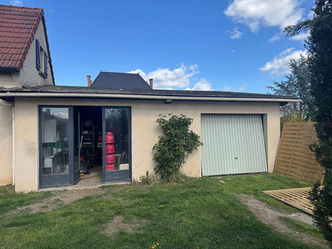 Maison à VILLENEUVE-SUR-ALLIER