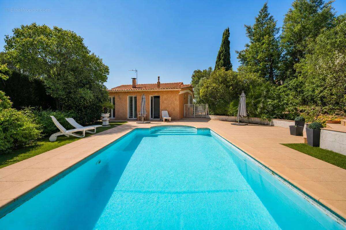 Maison 7 pièces, 161 m² à Saint-Raphaël, Boulouris - photo 12