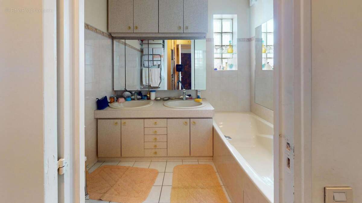 Appartement à BOIS-COLOMBES