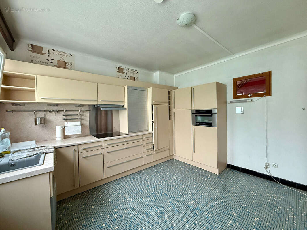 Maison à COLOMBEY-LES-BELLES