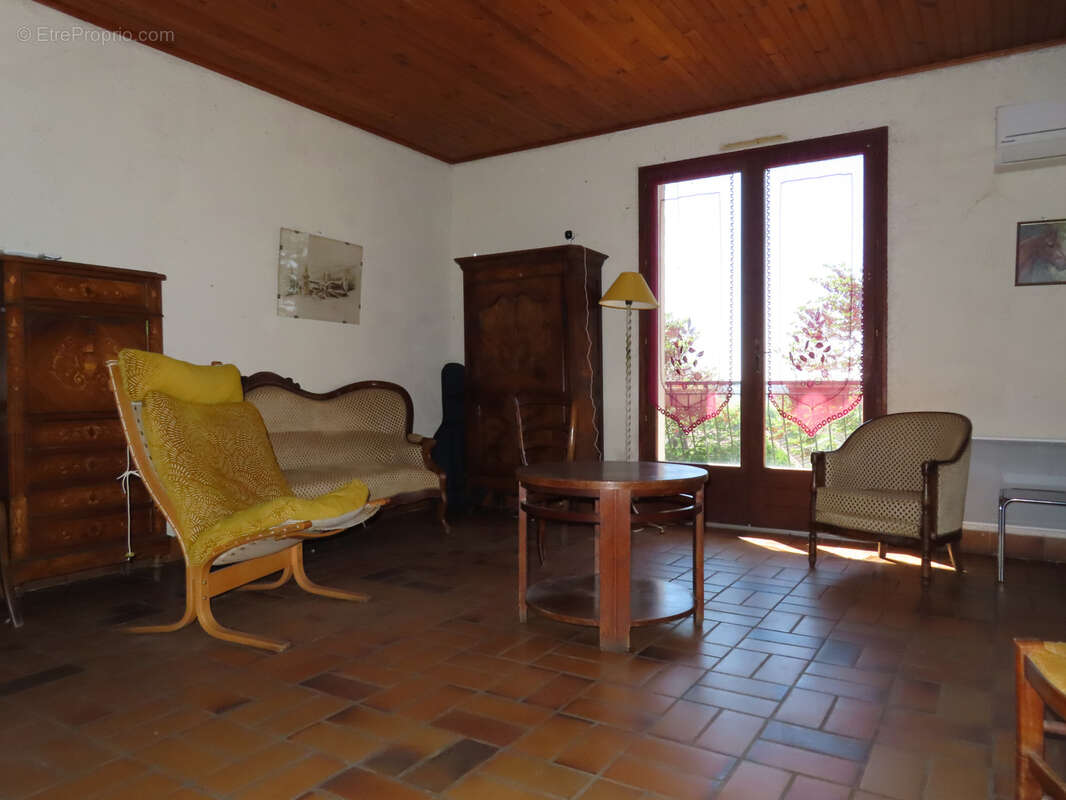 Maison à LEYRIEU