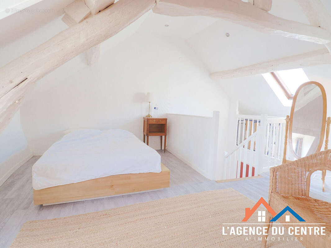 Maison à CHANTELOUP-LES-VIGNES