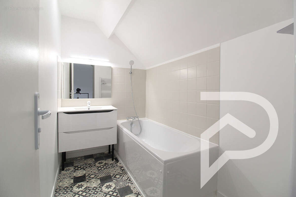 Maison à LONGUEIL-SAINTE-MARIE