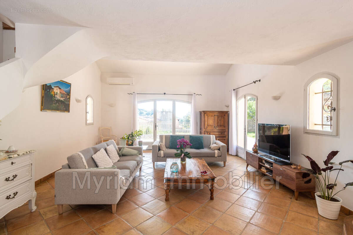 Maison à PEYMEINADE