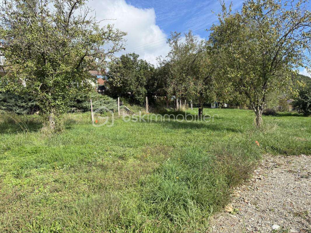 Terrain à CHIRENS