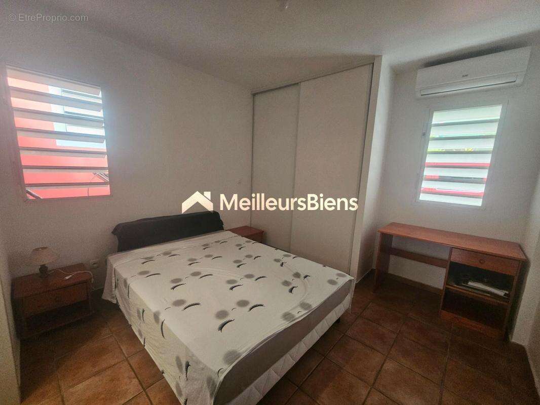 Maison à BAIE-MAHAULT